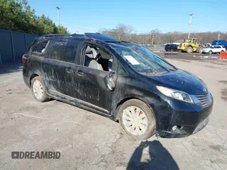 2015 Toyota Sienna XLE with VIN 5TDYK3DC2FS569246, listed as a IAAI auction lot 27475275 with 49,089 mi miles. Bid and sale history available at carsss.com. Image 1.