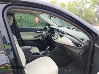 2021 Buick Encore GX Select с VIN KL4MMESL8MB047386, выставлен на аукционе IAAI как лот 42494761 с пробегом 20 823 миль миль и . История ставок и продаж доступна на DreamBid. Изображение 5.