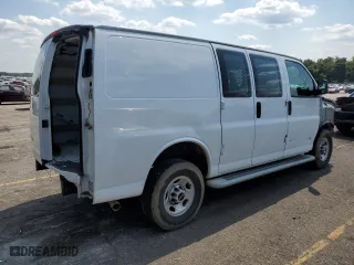 2022 GMC Savana Cargo Van with VIN 1GTW7AF75N1218999, listed as a Copart auction lot 67102284 with 0 mi miles and Clean Title. Bid and sale history available at carsss.com. Image 3.