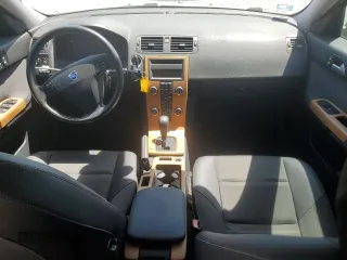 2008 Volvo S40 2.4L z VIN YV1MS382182403272, wystawiony jako Copart lot #56246165 z przebiegiem 127 946 mil mil oraz Szkody całkowita. Historia ofert i sprzedaży dostępna na DreamBid. Obrazek 8.
