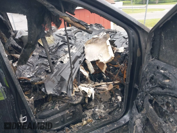 2019 Ford Escape Titanium z VIN 1FMCU9J95KUB24713, wystawiony jako IAAI lot #42554610 z przebiegiem Nie podano mil oraz . Historia ofert i sprzedaży dostępna na DreamBid. Obrazek 5.