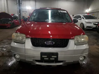 2007 Ford Escape XLT with VIN 1FMCU93197KA92035, listed as a Copart auction lot 47050015 with 246,808 mi miles and Salvage Title. Bid and sale history available at carsss.com. Image 5.