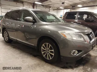 2015 Nissan Pathfinder Platinum with VIN 5N1AR2MMXFC686683, listed as a IAAI auction lot 41319019 with 144,442 mi miles. Bid and sale history available at carsss.com. Image 1.