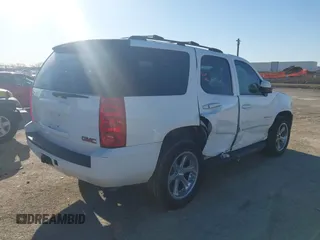2007 GMC Yukon SLT with VIN 1GKFC13J77R131223, listed as a IAAI auction lot 41764977 with 1 mi miles. Bid and sale history available at carsss.com. Image 4.