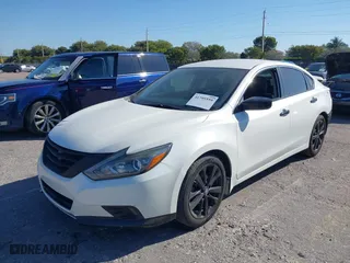 2018 Nissan Altima 2.5 SV with VIN 1N4AL3AP4JC264501, listed as a IAAI auction lot 41795559 with 43,764 mi miles. Bid and sale history available at carsss.com. Image 18.