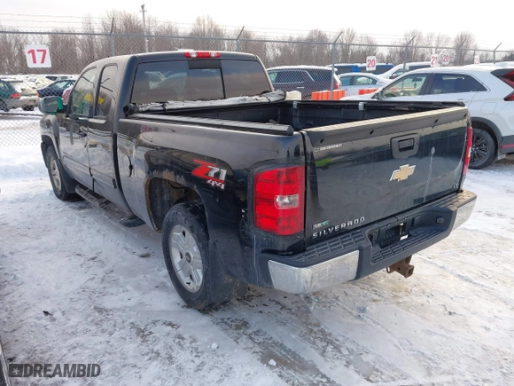 2010 Chevrolet Silverado 1500 LT with VIN 1GCSKSE33AZ121362, listed as a IAAI auction lot 41554626 with 232,076 mi miles. Bid and sale history available at carsss.com. Image 3.