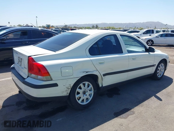 2002 Volvo S60 with VIN YV1RS61RX22155450, listed as a IAAI auction lot 41988229 with 86,115 mi miles. Bid and sale history available at carsss.com. Image 4.