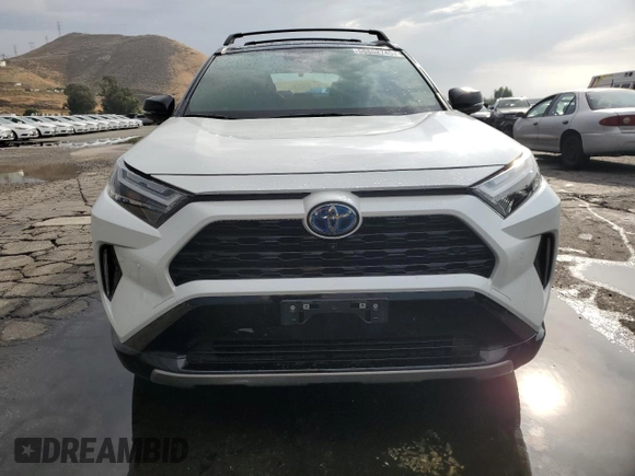 2023 Toyota RAV4 Hybrid XSE z VIN JTME6RFV5PJ035603, wystawiony jako Copart lot #58802745 z przebiegiem 22 750 mil mil oraz Szkoda całkowita • Salvage title. Historia ofert i sprzedaży dostępna na DreamBid. Obrazek 5.