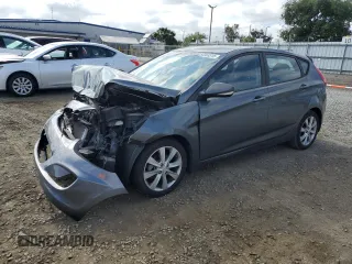 2013 Hyundai Accent SE z VIN KMHCU5AE0DU097610, wystawiony jako Copart lot #55363315 z przebiegiem 110 504 mil mil oraz Szkoda całkowita • Salvage title. Historia ofert i sprzedaży dostępna na DreamBid. Obrazek 1.