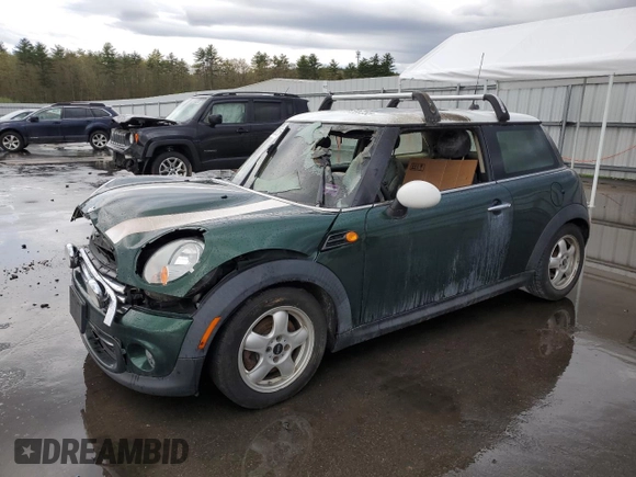 2011 MINI Hardtop z VIN WMWSU3C50BT182884, wystawiony jako Copart lot #56291255 z przebiegiem Nie podano mil oraz Szkoda całkowita • Salvage title. Historia ofert i sprzedaży dostępna na DreamBid. Obrazek 1.