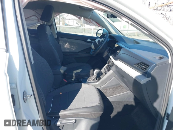 2024 Volkswagen Taos SE z VIN 3VVEX7B29RM025564, wystawiony jako IAAI lot #41350181 z przebiegiem 6 862 mil mil oraz . Historia ofert i sprzedaży dostępna na DreamBid. Obrazek 5.