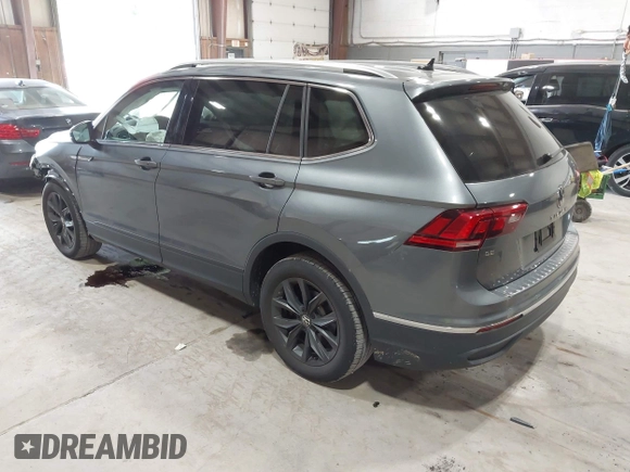 2024 Volkswagen Tiguan SE z VIN 3VVMB7AX5RM057189, wystawiony jako IAAI lot #42435936 z przebiegiem 11 189 mil mil oraz . Historia ofert i sprzedaży dostępna na DreamBid. Obrazek 3.