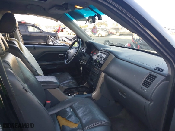 2006 Honda Pilot EX-L with RES with VIN 5FNYF28616B029670, listed as a IAAI auction lot 41425494 with 206,756 mi miles. Bid and sale history available at carsss.com. Image 5.