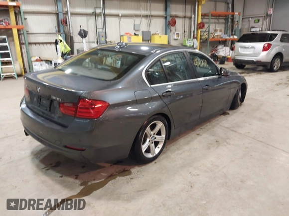 2015 BMW 3 Series 328i xDrive с VIN WBA3B5C57FP652994, выставлен на аукционе IAAI как лот 41917971 с пробегом 171 342 миль миль и . История ставок и продаж доступна на DreamBid. Изображение 4.