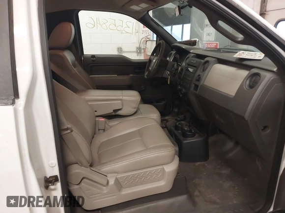 2009 Ford F-150 XL z VIN 1FTRF14W29KC64090, wystawiony jako IAAI lot #41355846 z przebiegiem 196 970 mil mil oraz . Historia ofert i sprzedaży dostępna na DreamBid. Obrazek 5.