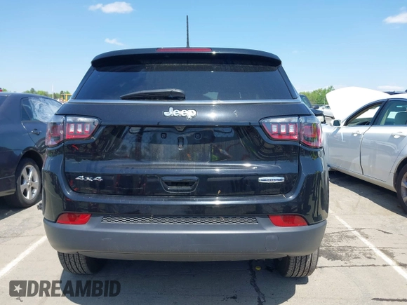2021 Jeep Compass Latitude with VIN 3C4NJDBB5MT562400, listed as a IAAI auction lot 41996711 with 20,011 mi miles and . Bid and sale history available at DreamBid. Image 17.