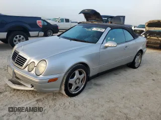 2000 Mercedes-Benz CLK 320/430 z VIN WDBLK70G3YT028400, wystawiony jako Copart lot #77657964 z przebiegiem Nie podano mil oraz Szkoda całkowita • Salvage title. Historia ofert i sprzedaży dostępna na DreamBid. Obrazek 1.