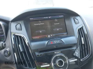 2013 Ford Focus Electric z VIN 1FADP3R49DL217920, wystawiony jako IAAI lot #41875577 z przebiegiem 83 866 mil mil oraz . Historia ofert i sprzedaży dostępna na DreamBid. Obrazek 15.