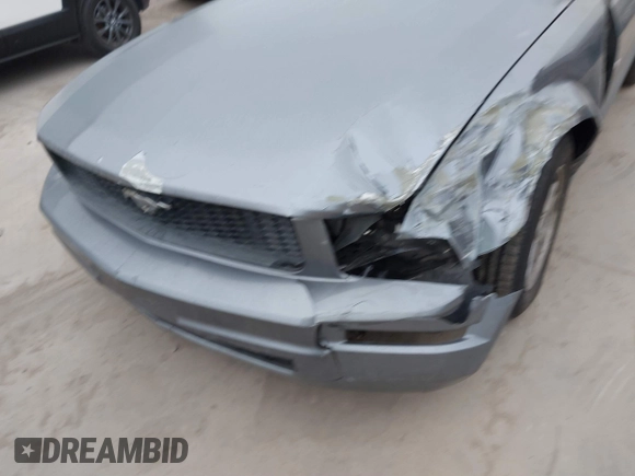2006 Ford Mustang Standard with VIN 1ZVFT84N565190246, listed as a IAAI auction lot 41532901 with 209,885 mi miles and . Bid and sale history available at carsss.com. Image 6.