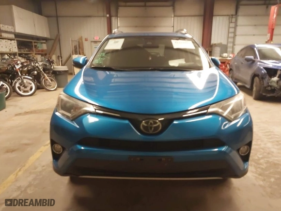 2018 Toyota RAV4 XLE with VIN JTMRFREV4JJ238654, listed as a IAAI auction lot 41215992 with 150,528 mi miles. Bid and sale history available at carsss.com. Image 13.