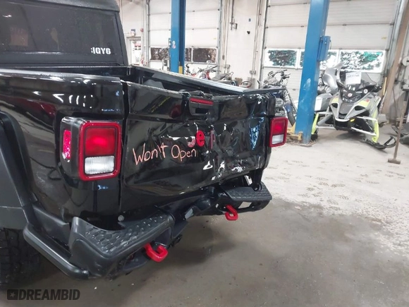 2022 Jeep Gladiator Rubicon with VIN 1C6JJTBGXNL112413, listed as a IAAI auction lot 41142645 with NaN miles. Bid and sale history available at carsss.com. Image 18.