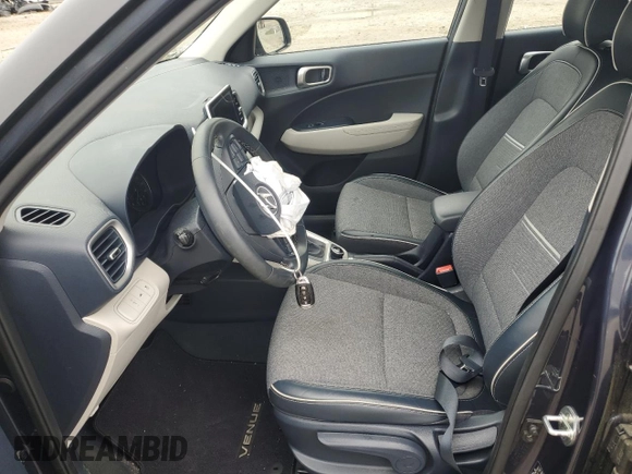 2020 Hyundai Venue SEL z VIN KMHRC8A38LU052846, wystawiony jako Copart lot #56524235 z przebiegiem 36 478 mil mil oraz Szkoda całkowita • Salvage title. Historia ofert i sprzedaży dostępna na DreamBid. Obrazek 7.