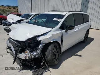 2025 Chrysler Pacifica Limited with VIN 2C4RC1GG6SR569502, listed as a Copart auction lot 62943745 with 5,496 mi miles and Clean title. Bid and sale history available at DreamBid. Image 1.