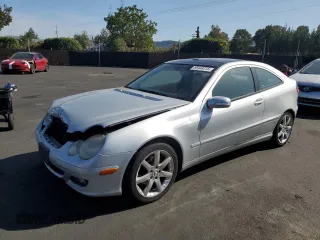2005 Mercedes-Benz C with VIN WDBRN64J15A712239, listed as a Copart auction lot 58440215 with 160,085 mi miles and Salvage title. Bid and sale history available at DreamBid. Image 1.