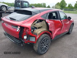 2024 Ford Mustang Mach-E Premium с VIN 3FMTK3SU7RMA32586, выставлен на аукционе IAAI как лот 42329356 с пробегом 5 090 миль миль и . История ставок и продаж доступна на DreamBid. Изображение 6.