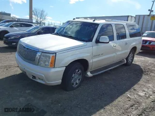 2004 Cadillac Escalade ESV with VIN 3GYFK66N54G241641, listed as a IAAI auction lot 41592387 with 1 mi miles. Bid and sale history available at carsss.com. Image 2.