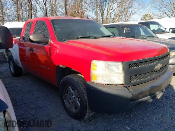 2007 Chevrolet Silverado 1500 LT w/1LT with VIN 2GCEC19C071573513, listed as a IAAI auction lot 41638275 with 110,062 mi miles. Bid and sale history available at carsss.com. Image 1.
