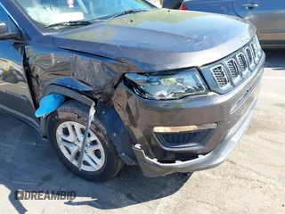 2019 Jeep Compass Sport with VIN 3C4NJCAB2KT613117, listed as a IAAI auction lot 41999519 with 73,734 mi miles and . Bid and sale history available at DreamBid. Image 6.