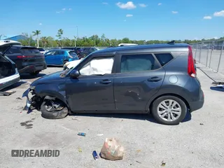 2021 Kia Soul S with VIN KNDJ23AU5M7792614, listed as a IAAI auction lot 41894118 with 27,117 mi miles and . Bid and sale history available at DreamBid. Image 14.
