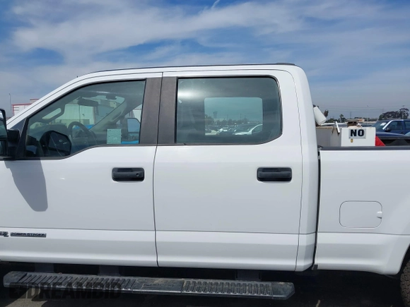 2022 Ford F-250 XL z VIN 1FT7W2BT5NEC17344, wystawiony jako IAAI lot #41756544 z przebiegiem 76 880 mil mil oraz . Historia ofert i sprzedaży dostępna na DreamBid. Obrazek 14.