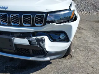 2024 Jeep Compass Limited с VIN 3C4NJDCN0RT164821, выставлен на аукционе IAAI как лот 42352628 с пробегом 8 203 миль миль и . История ставок и продаж доступна на DreamBid. Изображение 6.