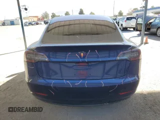 2018 Tesla Model 3 Long Range Battery z VIN 5YJ3E1EA1JF038510, wystawiony jako Copart lot #46352325 z przebiegiem 45 080 mil mil oraz Czysty tytuł • Clean title. Historia ofert i sprzedaży dostępna na DreamBid. Obrazek 6.