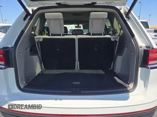 2023 Volkswagen Atlas SE z VIN 1V2HR2CA4PC526289, wystawiony jako IAAI lot #42734426 z przebiegiem 46 454 mil mil oraz . Historia ofert i sprzedaży dostępna na DreamBid. Obrazek 24.