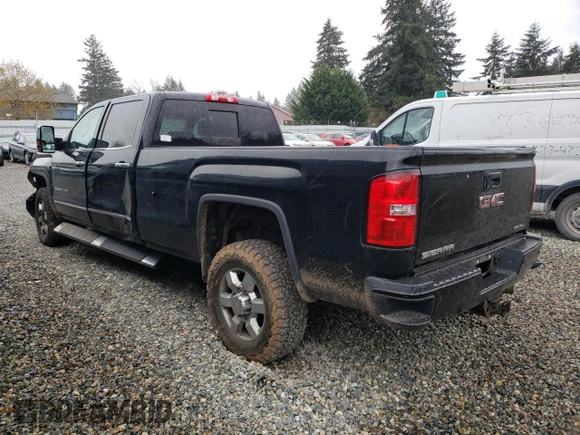 2016 GMC Sierra 3500HD Denali z VIN 1GT42YE82GF140938, wystawiony jako Copart lot #52556095 z przebiegiem 136 654 mil mil oraz Szkoda całkowita • Salvage title. Historia ofert i sprzedaży dostępna na DreamBid. Obrazek 2.