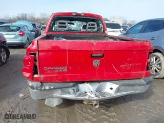2006 Dodge Dakota SLT with VIN 1D7HW48KX6S534494, listed as a IAAI auction lot 41727880 with 200,140 mi miles. Bid and sale history available at carsss.com. Image 17.