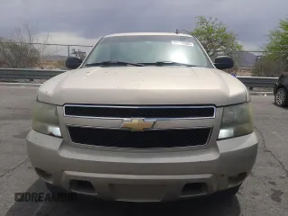 2007 Chevrolet Suburban LTZ with VIN 3GNFC16027G307987, listed as a Copart auction lot 53152505 with 206,263 mi miles and Salvage title. Bid and sale history available at DreamBid. Image 5.