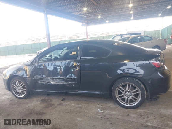 2009 Scion tC z VIN JTKDE167090286905, wystawiony jako IAAI lot #41516763 z przebiegiem 140 550 mil mil oraz . Historia ofert i sprzedaży dostępna na DreamBid. Obrazek 14.
