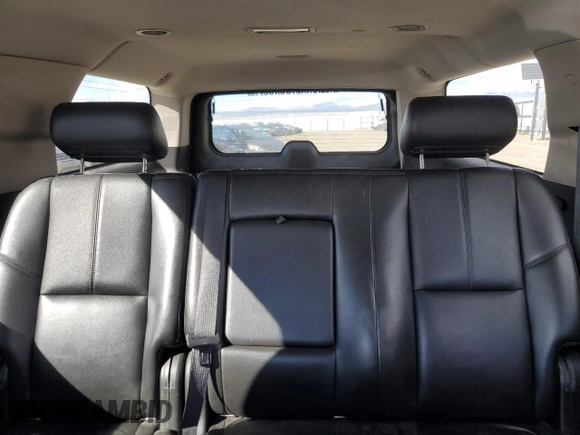 2010 GMC Yukon XL z VIN 1GKUKKE30AR267621, wystawiony jako Copart lot #49843725 z przebiegiem 228 771 mil mil oraz Czysty tytuł • Clean title. Historia ofert i sprzedaży dostępna na DreamBid. Obrazek 10.