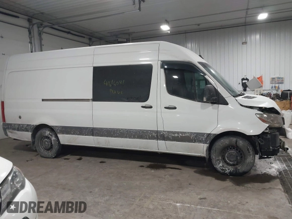 2021 Mercedes-Benz Sprinter Cargo with VIN W1Y4ECHY9MT060129, listed as a IAAI auction lot 41616041 with 215,726 mi miles. Bid and sale history available at carsss.com. Image 13.
