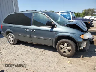 2007 Dodge Grand Caravan SXT with VIN 2D4GP44L27R357611, listed as a Copart auction lot 52884235 with 224,717 mi miles and Salvage Title. Bid and sale history available at DreamBid. Image 4.