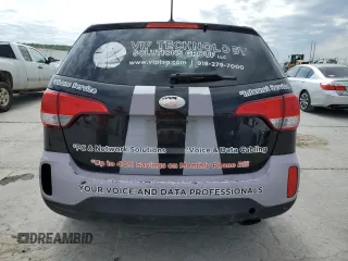 2014 Kia Sorento LX z VIN 5XYKT3A61EG537739, wystawiony jako Copart lot #58346245 z przebiegiem 208 580 mil mil oraz Czysty tytuł • Clean title. Historia ofert i sprzedaży dostępna na DreamBid. Obrazek 6.