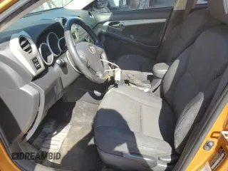2009 Toyota Matrix S z VIN 2T1KE40E19C006065, wystawiony jako Copart lot #58270085 z przebiegiem 98 151 mil mil oraz Czysty tytuł • Clean title. Historia ofert i sprzedaży dostępna na DreamBid. Obrazek 7.