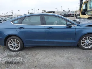 2019 Ford Fusion Hybrid SE with VIN 3FA6P0LU2KR148731, listed as a IAAI auction lot 41776405 with 1 mi miles. Bid and sale history available at carsss.com. Image 14.