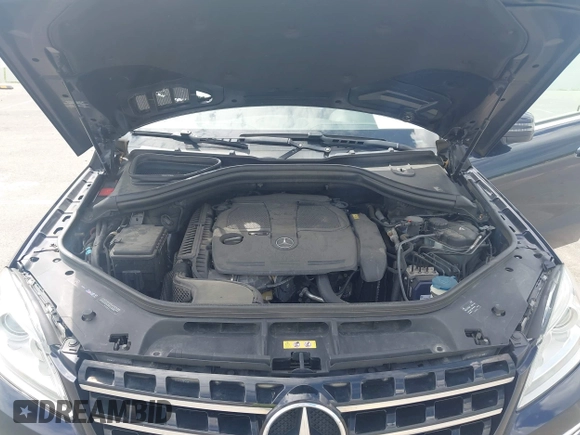 2012 Mercedes-Benz M 350 z VIN 4JGDA5HB8CA044050, wystawiony jako IAAI lot #42104018 z przebiegiem 136 152 mil mil oraz . Historia ofert i sprzedaży dostępna na DreamBid. Obrazek 10.