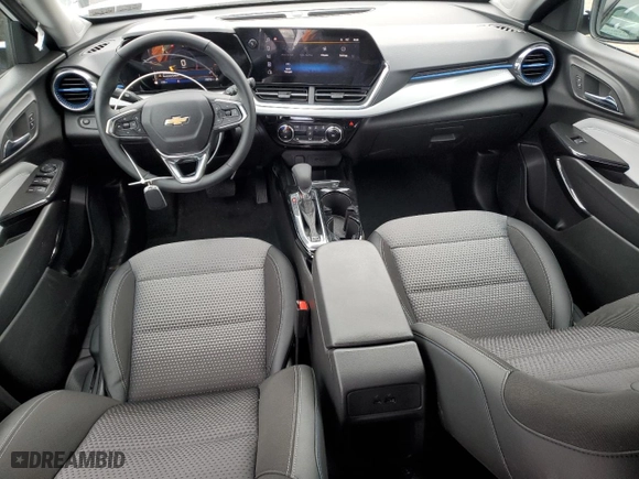 2025 Chevrolet Trax LT with VIN KL77LHEP9SC136880, listed as a Copart auction lot 50460465 with 2,895 mi miles and Salvage Title. Bid and sale history available at carsss.com. Image 8.