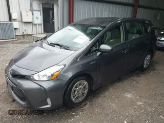 2015 Toyota Prius Two with VIN JTDZN3EU6FJ016826, listed as a IAAI auction lot 42662727 with 184,491 mi miles and . Bid and sale history available at DreamBid. Image 2.